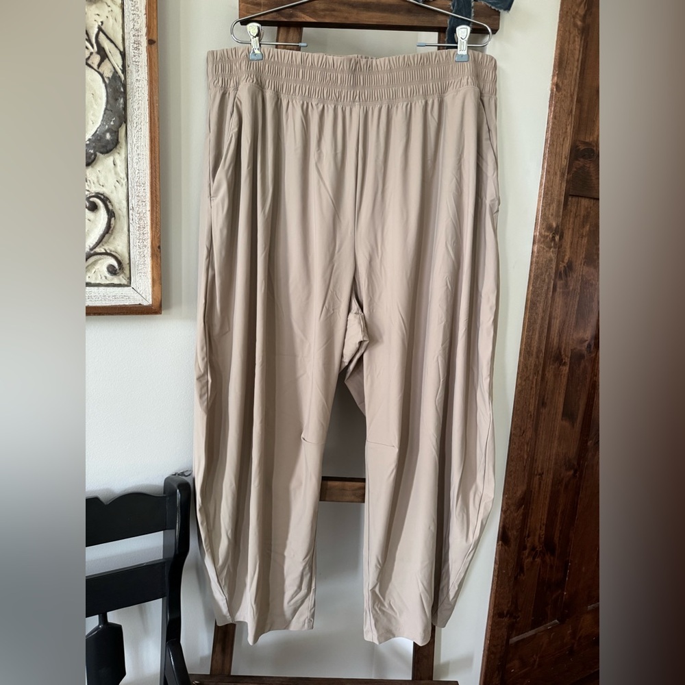 Old Navy Sleek Tech Barrel Pants SZ XXL